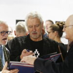 24.11.2018 Ćmielów. Wystawa prac Natalii i Rafała Olbińskich „Metamorfozy z ludzką twarzą” w fabryce porcelany AS. Rafał Olbiński / Jarosław Kubalski / Radio Kielce