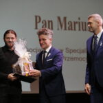 26.11.2018 Kielce. Duża scena KCK. Inauguracja kampanii "Biała Wstążka" . Nagrody Wręczyli senator Krzysztof Słoń i prezydent Kielc Bogdan Wenta / Jarosław Kubalski / Radio Kielce