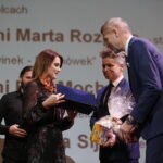 26.11.2018 Kielce. Duża scena KCK. Inauguracja kampanii "Biała Wstążka" . Nagrody Wręczyli senator Krzysztof Słoń i prezydent Kielc Bogdan Wenta / Jarosław Kubalski / Radio Kielce