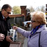 Kielce. Znane osoby kwestują. Na zdjęciu: Janusz Koza - Sekretarz Miasta Kielce Kielce / Jarosław Kubalski / Radio Kielce