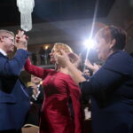 Sztab wyborczy Bogdana Wenty. Na zdjęciu Bogdan Wenta, Iwona Wenta i Danuta Papaj / Marzena Mąkosa / Radio Kielce