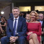 Sztab wyborczy Bogdana Wenty. Na zdjęciu Bogdan Wenta i Iwona Wenta / Marzena Mąkosa / Radio Kielce