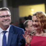 Sztab wyborczy Bogdana Wenty. Na zdjęciu Bogdan Wenta i Iwona Wenta / Marzena Mąkosa / Radio Kielce