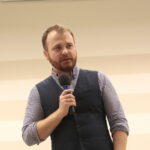 Spotkanie autorskie z Wojciechem Chmielarzem / Marzena Mąkosa / Radio Kielce