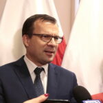 Konferencja wiceministra Rodziny, Pracy i Polityki Społecznej Marcina Zielenieckiego dotycząca wystawiania elektronicznych zwolnień lekarskich. Na zdjęciu: Marcin Zieleniecki - wiceminister Rodziny, Pracy i Polityki Społecznej / Marzena Mąkosa / Radio Kielce