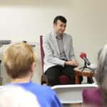 Książka dr Pawła Wolańczyka "Prezydenci Kielc 1919-1950". Przemawia dr Paweł Wolańczyk / Marzena Mąkosa / Radio Kielce