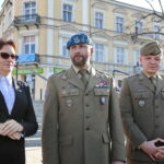 Konferencja prasowa dotycząca organizacji sobotniego pikniku patriotycznego „Służymy Niepodległej” oraz obchodów Święta Niepodległości. Na zdjęciu (od lewej): Agata Wojtyszek - wojewoda świętokrzyski, płk Paweł Chabielski - dowódca Centrum Przygotowań do Misji Zagranicznych w Kielcach i płk Artur Barański - dowódca 10. Świętokrzyskiej Brygady Wojsk Obrony Terytorialnej / Marzena Mąkosa / Radio Kielce