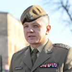 Konferencja prasowa dotycząca organizacji sobotniego pikniku patriotycznego „Służymy Niepodległej” oraz obchodów Święta Niepodległości. Na zdjęciu: płk Artur Barański - dowódca 10. Świętokrzyskiej Brygady Wojsk Obrony Terytorialnej / Marzena Mąkosa / Radio Kielce