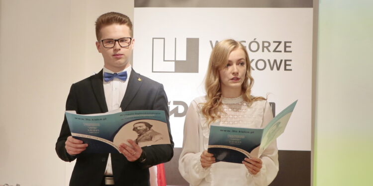 Świętokrzyska młodzież czyta "Pana Tadeusza" w OMPiO / Marzena Mąkosa / Radio Kielce