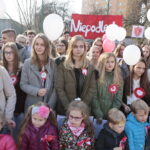 Akcja MEN "Rekord dla Niepodległej". Odśpiewanie hymnu w III LO im. Cypriana Kamila Norwida w Kielcach / Marzena Mąkosa / Radio Kielce