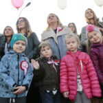 Akcja MEN "Rekord dla Niepodległej". Odśpiewanie hymnu w III LO im. Cypriana Kamila Norwida w Kielcach / Marzena Mąkosa / Radio Kielce