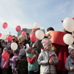 Akcja MEN "Rekord dla Niepodległej". Odśpiewanie hymnu w III LO im. Cypriana Kamila Norwida w Kielcach / Marzena Mąkosa / Radio Kielce