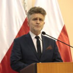 Spotkanie pracowników urzędu wojewódzkiego z okazji 100-lecia odzyskania niepodległości oraz obchody Dnia Służby Cywilnej. Krzysztof Słoń - senator RP / Marzena Mąkosa / Radio Kielce