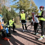 Kolarze wyruszyli w podróż w Święto Niepodległości / Marzena Mąkosa / Radio Kielce