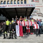 Kolarze wyruszyli w podróż w Święto Niepodległości / Marzena Mąkosa / Radio Kielce