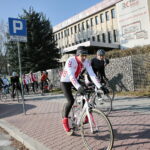 Kolarze wyruszyli w podróż w Święto Niepodległości / Marzena Mąkosa / Radio Kielce