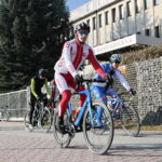 Kolarze wyruszyli w podróż w Święto Niepodległości / Marzena Mąkosa / Radio Kielce