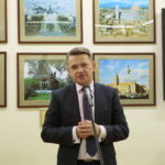 Uroczyste wystawienie Orderu Orła Białego w Muzeum Lat Szkolnych Stefana Żeromskiego. Na zdjęciu: dr hab. Robert Kotowski - dyrektor Muzeum Narodowego w Kielcach  / Marzena Mąkosa / Radio Kielce