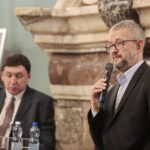 Debata "Dwie drogi do niepodległości - Roman Dmowski i Józef Piłsudski". Spotkanie z prelegentami: Rafałem Ziemkiewiczem oraz Markiem Kornatem w Sali Kominkowej Wojewódzkiego Domu Kultury / Marzena Mąkosa / Radio Kielce