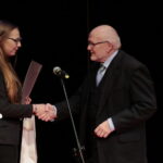 Ogólnopolski Niezależny Festiwal Form Dokumentalnych. XXIV NURT 2018 w Kieleckim Centrum Kultury. Gala finałowa. Nagroda Specjalna Studentów Uniwersytetu Jana Kochanowskiego w Kielcach ufundowana przez Samorząd Studencki / Marzena Mąkosa / Radio Kielce