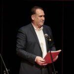 Ogólnopolski Niezależny Festiwal Form Dokumentalnych. XXIV NURT 2018 w Kieleckim Centrum Kultury. Gala finałowa. Doroczna Nagroda Specjalna Radia Kielce S.A. "Za to, czego nie widać, czyli artyzm dźwięku w formie dokumentalnej". Przemawia Janusz Knap - prezes Radia Kielce / Marzena Mąkosa / Radio Kielce