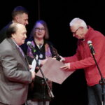 Ogólnopolski Niezależny Festiwal Form Dokumentalnych. XXIV NURT 2018 w Kieleckim Centrum Kultury. Gala finałowa. BRĄZOWY NURT. Nagroda Dyrektor Naczelnej KCK Magdaleny Kusztal / Marzena Mąkosa / Radio Kielce