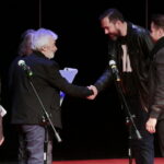 Ogólnopolski Niezależny Festiwal Form Dokumentalnych. XXIV NURT 2018 w Kieleckim Centrum Kultury. Gala finałowa. SREBRNY NURT. Nagroda Ministerstwa Kultury i Dziedzictwa Narodowego. Nagrodę wręcza Jerzy Armata - członek Komisji Artystycznej / Marzena Mąkosa / Radio Kielce