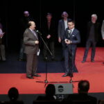 Ogólnopolski Niezależny Festiwal Form Dokumentalnych. XXIV NURT 2018 w Kieleckim Centrum Kultury. Gala finałowa. Na zdjęciu (od lewej): Krzysztof Miklaszewski - dyrektor artystyczny NURT 2018 i Marcin Różycki - zastępca prezydenta Kielc / Marzena Mąkosa / Radio Kielce