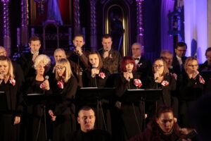 Koncert „Ojczyzno ma…” z okazji stulecia odzyskania przez Polskę niepodległości / Marzena Mąkosa / Radio Kielce