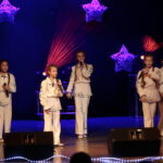 Koncert finałowy Festiwalu Piosenkarzy im. Henryka Morysa i Andrzeja Litwina w Sali Widowiskowej Wojewódzkiego Domu Kultury w Kielcach. Zespół Atianki / Marzena Mąkosa / Radio Kielce