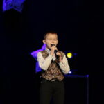 Koncert finałowy Festiwalu Piosenkarzy im. Henryka Morysa i Andrzeja Litwina w Sali Widowiskowej Wojewódzkiego Domu Kultury w Kielcach. Andrzej Litwin Junior - wnuczek Andrzeja Litwina / Marzena Mąkosa / Radio Kielce