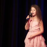 Koncert finałowy Festiwalu Piosenkarzy im. Henryka Morysa i Andrzeja Litwina w Sali Widowiskowej Wojewódzkiego Domu Kultury w Kielcach. Lena Dobek / Marzena Mąkosa / Radio Kielce