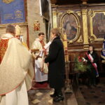 Medale „Pro Christo Rege Et Ecclesia”, czyli Dla Chrystusowego Królestwa i Kościoła. Medale wręcza biskup kielecki Jan Piotrowski / Marzena Mąkosa / Radio Kielce