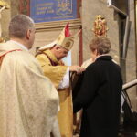 Medale „Pro Christo Rege Et Ecclesia”, czyli Dla Chrystusowego Królestwa i Kościoła. Medale wręcza biskup kielecki Jan Piotrowski / Marzena Mąkosa / Radio Kielce