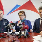 Konferencja w Świętokrzyskim Urzędzie Wojewódzkim. Na zdjęciu (od lewej):  insp. Artur Bielecki -  p.o.komendanta wojewódzkiego policji w Kielcach, Agata Wojtyszek - wojewoda świętokrzyski i Krzysztof Słoń - senator RP / Marzena Mąkosa / Radio Kielce