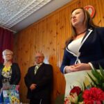 Ćmielów. Inauguracyjna sesja Rady Miejskiej. Na zdjęciu (od lewej): przewodnicząca Rady Miasta Krystyna Zdonek, wiceprzewodniczący Piotr Małek oraz burmistrz Ćmielowa Joanna Suska / Emilia Sitarska / Radio Kielce