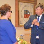 Inauguracyjna sesja Rady Powiatu Ostrowieckiego. Od lewej starosta Marzena Dębniak z KWW Jarosława Górczyńskiego, radny Zbigniew Duda z PiS / Emilia Sitarska / Radio Kielce