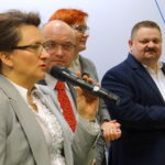 Opatów. Podpisanie umów w ramach Ogólnopolskiej Sieci Edukacyjnej, realizowanej przez Ministerstwo Cyfryzacji / Emilia Sitatrska / Radio Kielce