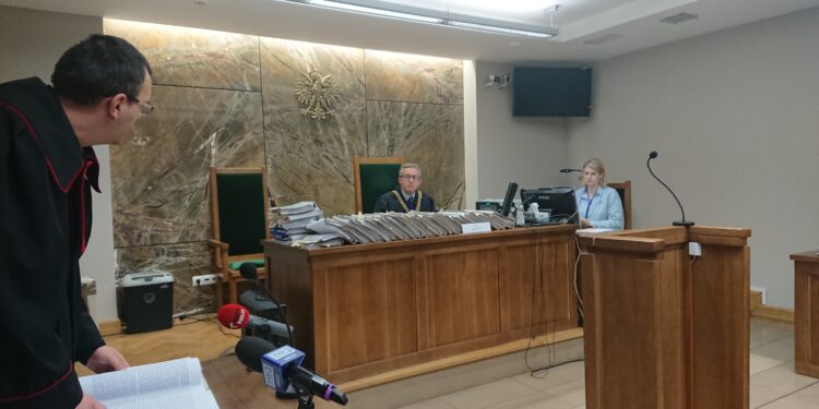 Sąd Rejonowy w Opatowie. Rozprawa w sprawie nieprawidłowości podczas wyborów samorządowych w 2014 roku w Tarłowie / Monika Miller / Radio Kielce
