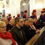 Ostrowiec Świętokrzyski. Uroczystości związane z obchodami 100 lat niepodległości Polski. Na zdjęciu: poseł Andrzej Kryj (w środku) / Emilia Sitarska / Radio Kielce