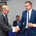 Sandomierz. Sesja Rady Powiatu Sandomierskiego. Na zdjęciu (od lewej): Wojciech Dzieciuch - wicestarosta, Marcin Piwnik - starosta / Grażyna Szlęzak-Wójcik / Radio Kielce