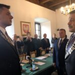 Burmistrz Marcin Marzec i przewodniczący Rady Miejskiej Wojciech Czerwiec / Grażyna Szlęzak-Wójcik / Radio Kielce