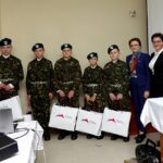 Spotkanie wojewody świętokrzyskiego Agaty Wojtyszek z zespołem „Mali Wojacy”. Justyna Śpiewak, zespół „Mali Wojacy”, wojewoda świętokrzyski Agata Wojtyszek, wójt gminy Brody Marzena Bernat, przewodniczący Rady Gminy Janusz Adamus / UG Brody