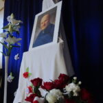 Ksiądz Andrzej Biernacki został patronem Samorządowej Szkoły Podstawowej w Wielgusie. Uroczystości w placówce uświetnili swoimi występami uczniowie i założona przez kapłana orkiestra dęta. Zebranych gości przywitała dyrektor placówki Elżbieta Wojtasik. / Kamil Włosowicz / Radio Kielce