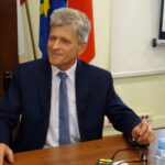 Inauguracyjna sesja Rady Powiatu Opatowskiego. Na zdjęciu: wiceprzewodniczący Adam Rozszczypała / Emilia Sitarska / Radio Kielce