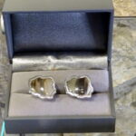 „Z sercem do kamienia”. Otwarcie wystawy biżuterii w Muzeum Zamkowym