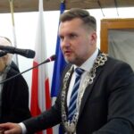 Zaprzysiężenie nowej Rady Miasta i burmistrza w Opatowie. Na zdjęciu: przewodniczący Rady Miasta Marcin Słapek - Prawo i Sprawiedliwość / Emilia Sitarska / Radio Kielce
