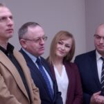 Otwarcie Domu Senior Plus w Stodołach Kolonii w powiecie opatowskim. Na zdjęciu (od lewej): Józef Komisarek - kierownik Domu Senior Plus w Stodołach i w Opatowie, dyrektor PFRON w Kielcach Andrzej Michalski, Ewa Kopolovets - dyrektor wydziału polityki społecznej i zdrowia ŚUW i starosta opatowski Tomasz Staniek / Emilia Sitarska / Radio Kielce