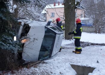 Wypadek w Parszowie przy ul. Kamieniczki / KP PSP Starachowice