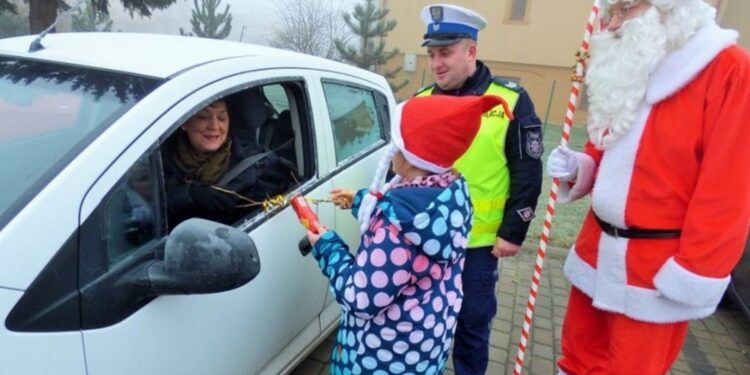 Sandomierz. Profilaktyczna, Mikołajkowa akcja policji / świętokrzyska policja